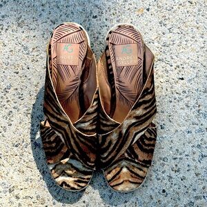 COPY - Andrew Gellar Kimber Tiger Wedge Sandals